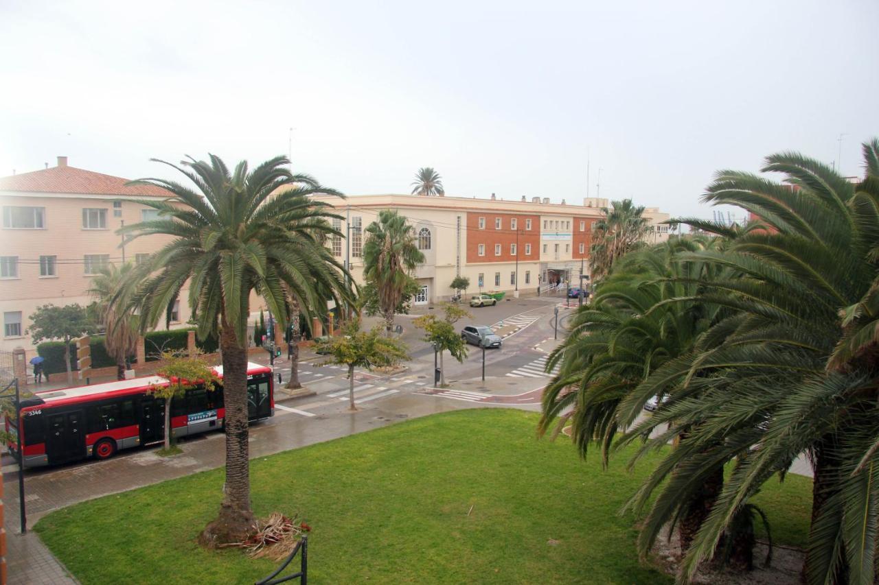 Holiday Apartments Malvarrosa Beach Valencia Exterior photo